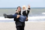 Scheveningen 3 april 2020
Samantha de Jong Barbie met haar nieuwe vriend op het strand van Scheveningen