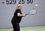 Cruqius 1 april 2020
Diederik v Maren tennist 24 uur voor het ouderenfonds. Diederik tennist oa tegen Selma v Dijk