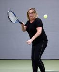 Cruqius 1 april 2020
Diederik v Maren tennist 24 uur voor het ouderenfonds. Diederik tennist oa tegen Selma v Dijk
