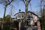 Bergen aan Zee 6 april 2020
Het nieuwe huis van Sonja Bakker en Barrie v Suijdam