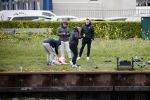 Maarssen 14 april 2020
Wesley Sneijder , zijn broers Rodney en Jeffrey zijn aan het vissen op het Amsterdam Rijn kanaal. Ook een vriend is erbij.