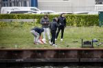 Maarssen 14 april 2020
Wesley Sneijder , zijn broers Rodney en Jeffrey zijn aan het vissen op het Amsterdam Rijn kanaal. Ook een vriend is erbij.