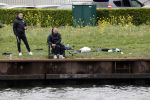 Maarssen 14 april 2020
Wesley Sneijder , zijn broers Rodney en Jeffrey zijn aan het vissen op het Amsterdam Rijn kanaal. Ook een vriend is erbij.
