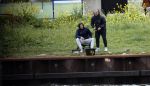Maarssen 14 april 2020
Wesley Sneijder , zijn broers Rodney en Jeffrey zijn aan het vissen op het Amsterdam Rijn kanaal. Ook een vriend is erbij.