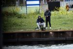 Maarssen 14 april 2020
Wesley Sneijder , zijn broers Rodney en Jeffrey zijn aan het vissen op het Amsterdam Rijn kanaal. Ook een vriend is erbij.