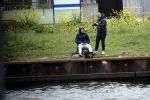 Maarssen 14 april 2020
Wesley Sneijder , zijn broers Rodney en Jeffrey zijn aan het vissen op het Amsterdam Rijn kanaal. Ook een vriend is erbij.