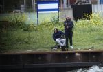 Maarssen 14 april 2020
Wesley Sneijder , zijn broers Rodney en Jeffrey zijn aan het vissen op het Amsterdam Rijn kanaal. Ook een vriend is erbij.