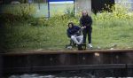 Maarssen 14 april 2020
Wesley Sneijder , zijn broers Rodney en Jeffrey zijn aan het vissen op het Amsterdam Rijn kanaal. Ook een vriend is erbij.