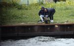 Maarssen 14 april 2020
Wesley Sneijder , zijn broers Rodney en Jeffrey zijn aan het vissen op het Amsterdam Rijn kanaal. Ook een vriend is erbij.