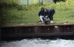 Maarssen 14 april 2020
Wesley Sneijder , zijn broers Rodney en Jeffrey zijn aan het vissen op het Amsterdam Rijn kanaal. Ook een vriend is erbij.