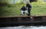 Maarssen 14 april 2020
Wesley Sneijder , zijn broers Rodney en Jeffrey zijn aan het vissen op het Amsterdam Rijn kanaal. Ook een vriend is erbij.