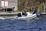 Loosdrecht 4 april 2020
Wesly Bronkhorst aan het varen op de Loosdrechtse plassen met zijn nieuwe vriendin Claudia de Jong.