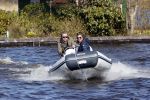 Loosdrecht 4 april 2020
Wesly Bronkhorst aan het varen op de Loosdrechtse plassen met zijn nieuwe vriendin Claudia de Jong.