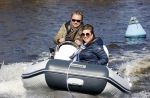 Loosdrecht 4 april 2020
Wesly Bronkhorst aan het varen op de Loosdrechtse plassen met zijn nieuwe vriendin Claudia de Jong.