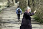 Eemnes Blaricum 7 april 2020
Willibrord Frequin wandelt bijna elke dag 15 km om fit te blijven tijdens deze vreemde corona tijd.