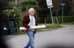 Bergen en Bergen aan Zee 6 april 2020
Debby Petter doet boodschappen in het centrum van Bergen. Daarna gaat ze weer naar  Youp v t Hek zijn vakantiehuis in Bergen aam zee. Later op de dag gaan ze samen een boodschap doen bij een doe het zelver.