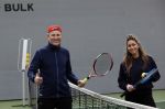 Cruqius 1 april 2020
Diederik v Maren tennist 24 uur voor het ouderenfonds. Diederik tennist oa tegen Zangeres Do Zangeres Dominique v Hulst