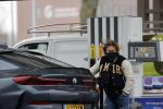 Bergschenhoek Den Haag Mijdrecht Rotterdam 12 maart 2021
Andre Hazes staat te tanken