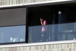 Amsterdam 25 maart 2021
Bilal Wahib rookt sigaret op zijn balkon van zijn appartement