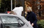 Amsterdam 18 maart 2021
Caroline Tensen koopt bloemen in Amsterdam zuid
