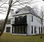 Noordwijkerhout 17 maart 2021
Dirk Kuijt heeft een nieuw huis /villa gekocht op Sancta Maria