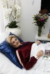 Amsterdam 13 maart 2021
Hanny Veerkamp is thuis vanuit het ziekenhuis nadat ze ongeluk in haar woonark heeft gehad.