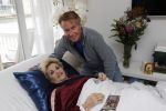 Amsterdam 13 maart 2021
Hanny Veerkamp is thuis vanuit het ziekenhuis nadat ze ongeluk in haar woonark heeft gehad. Hanny met haar man Ton Veerkamp