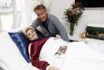 Amsterdam 13 maart 2021
Hanny Veerkamp is thuis vanuit het ziekenhuis nadat ze ongeluk in haar woonark heeft gehad. Hanny met haar man Ton Veerkamp
