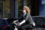 Amsterdam 30maart 2021
Henriette Tol op de fiets in Amsterdam zuid