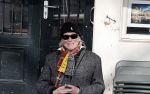 Amsterdam 26 maart 2021
Peter Faber op zijn vaste stek tijdens Corona bij cafe Kobalt