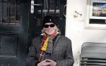 Amsterdam 26 maart 2021
Peter Faber op zijn vaste stek tijdens Corona bij cafe Kobalt