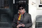 Amsterdam 26 maart 2021
Peter Faber op zijn vaste stek tijdens Corona bij cafe Kobalt