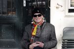 Amsterdam 26 maart 2021
Peter Faber op zijn vaste stek tijdens Corona bij cafe Kobalt