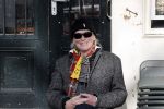 Amsterdam 26 maart 2021
Peter Faber op zijn vaste stek tijdens Corona bij cafe Kobalt