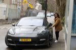 Bergschenhoek Den Haag Mijdrecht Rotterdam 12 maart 2021
Andre Hazes ruilt zijn auto om bij zijn moeder Rachel Hazes