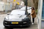 Bergschenhoek Den Haag Mijdrecht Rotterdam 12 maart 2021
Andre Hazes ruilt zijn auto om bij zijn moeder Rachel Hazes