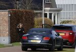 Bergschenhoek 11 maart 2021
Sarah v Soelen de nieuwe vriendin van Andre Hazes . Ze gaat met de Bentley met haar moeder naar schoonheidssalon.
