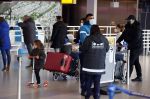 Schiphol 27 maart 2021
Yolanthe Cabau en haar zoontje Xess Xava op schiphol
