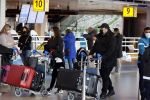 Schiphol 27 maart 2021
Yolanthe Cabau en haar zoontje Xess Xava op schiphol