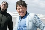 Bloemendaal 7 april 2022
Presentatie schoen van Beau v Erven Dorens in samenwerking met schoenenmerk Rehab. Beau komt al kite surfend aan . Zijn zonen zijn broers en vader zijn ook aanwezig bij strandtent de Republiek.