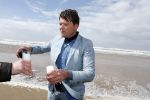 Bloemendaal 7 april 2022
Presentatie schoen van Beau v Erven Dorens in samenwerking met schoenenmerk Rehab. Beau komt al kite surfend aan . Zijn zonen zijn broers en vader zijn ook aanwezig bij strandtent de Republiek.