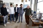 Bloemendaal 7 april 2022
Presentatie schoen van Beau v Erven Dorens in samenwerking met schoenenmerk Rehab. Beau komt al kite surfend aan . Zijn zonen zijn broers en vader zijn ook aanwezig bij strandtent de Republiek.