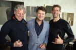 Bloemendaal 7 april 2022
Presentatie schoen van Beau v Erven Dorens in samenwerking met schoenenmerk Rehab. Beau komt al kite surfend aan . Zijn zonen zijn broers en vader zijn ook aanwezig bij strandtent de Republiek.