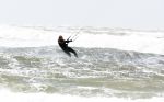 Bloemendaal 7 april 2022
Presentatie schoen van Beau v Erven Dorens in samenwerking met schoenenmerk Rehab. Beau komt al kite surfend aan . Zijn zonen zijn broers en vader zijn ook aanwezig bij strandtent de Republiek.