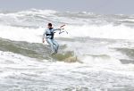 Bloemendaal 7 april 2022
Presentatie schoen van Beau v Erven Dorens in samenwerking met schoenenmerk Rehab. Beau komt al kite surfend aan . Zijn zonen zijn broers en vader zijn ook aanwezig bij strandtent de Republiek.