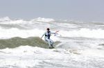 Bloemendaal 7 april 2022
Presentatie schoen van Beau v Erven Dorens in samenwerking met schoenenmerk Rehab. Beau komt al kite surfend aan . Zijn zonen zijn broers en vader zijn ook aanwezig bij strandtent de Republiek.