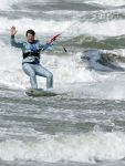 Bloemendaal 7 april 2022
Presentatie schoen van Beau v Erven Dorens in samenwerking met schoenenmerk Rehab. Beau komt al kite surfend aan . Zijn zonen zijn broers en vader zijn ook aanwezig bij strandtent de Republiek.
