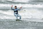 Bloemendaal 7 april 2022
Presentatie schoen van Beau v Erven Dorens in samenwerking met schoenenmerk Rehab. Beau komt al kite surfend aan . Zijn zonen zijn broers en vader zijn ook aanwezig bij strandtent de Republiek.