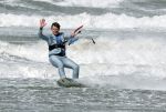 Bloemendaal 7 april 2022
Presentatie schoen van Beau v Erven Dorens in samenwerking met schoenenmerk Rehab. Beau komt al kite surfend aan . Zijn zonen zijn broers en vader zijn ook aanwezig bij strandtent de Republiek.