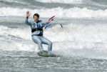Bloemendaal 7 april 2022
Presentatie schoen van Beau v Erven Dorens in samenwerking met schoenenmerk Rehab. Beau komt al kite surfend aan . Zijn zonen zijn broers en vader zijn ook aanwezig bij strandtent de Republiek.